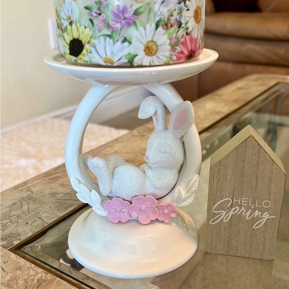 Bath & Body Works Napping Bunny 3 wick Pedestal Candle Holder - Picture 4 of 7